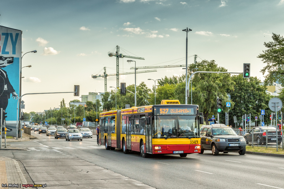3349
MinÄĹo juĹź ponad 2 miesiÄce od otwarcia metra na TargĂłwek. NajwiÄkszÄ kontrowersjÄ w zmianach w ukĹadzie komunikacyjnym po wydĹuĹźeniu M2 wywoĹaĹa trasa linii 527. Czy zostanie skorygowana i jakie dziaĹania bÄdÄ podjÄte, nie wiadomo. W ostatnim czasie ZTM prowadziĹ badania, rĂłwnieĹź ankiety w tej sprawie. Z wĹasnych doĹwiadczeĹ mĂłgĹbym jednak zasugerowaÄ, Ĺźe koordynacja 160+527 jest jednym z gorszych pomysĹĂłw - 527 jeĹşdzi stosunkowo punktualnie, zaĹ 160 niekoniecznie, przez co zwĹaszcza w godzinach szczytu sÄ stada.

