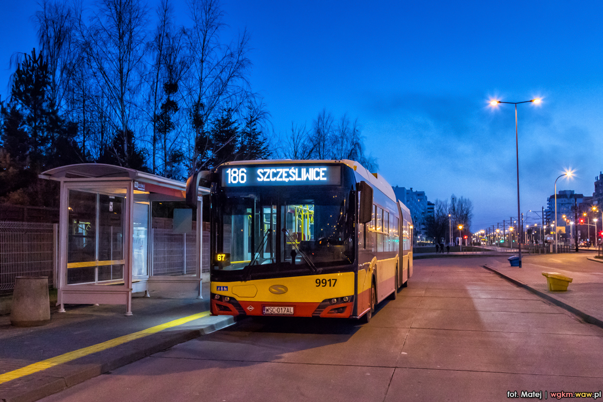 9917
Po prawie 5-miesiÄcznej przerwie, Arriva ponownie zaczÄĹa jeĹşdziÄ na 186.
Brygada 67 wykonuje rano kurs o 4:45 z Dworca Centralnego jako N13, po czym jeĹşdzi na 186 aĹź do 21:20.

