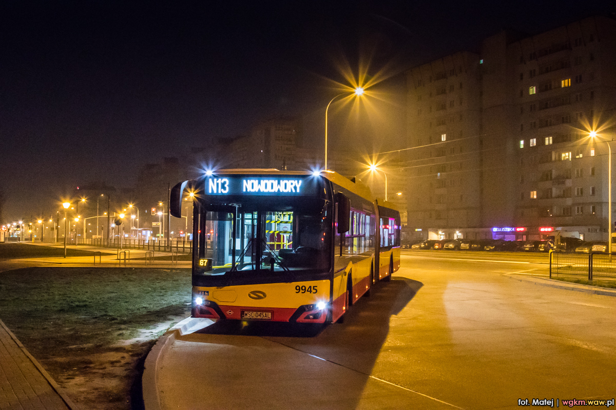 9945
Symboliczny udziaĹ Arrivy na N13 w postaci kursu o 4:45 z Dworca Centralnego - wykonuje go brygada 67/N13+186.
