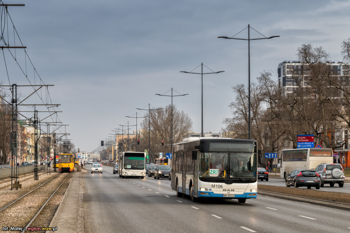 M106
LiniÄ zastÄpczÄ ZR7 obsĹuguje caĹkiem ciekawy tabor. MoĹźna spotkaÄ Ambassadory z Polonusa i EEC, Scanie z Grodzia oraz Lion'sa i Citaro ze Stalko widoczne na zdjÄciu.
