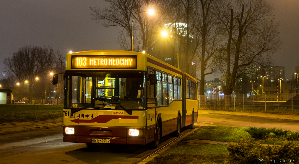 7761
Słowa kluczowe: PoĹźegnanieR-6 M181