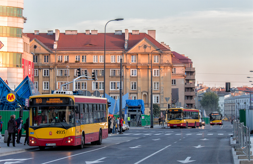 4935
Nareszcie Targowa otwarta :)
Słowa kluczowe: M121I