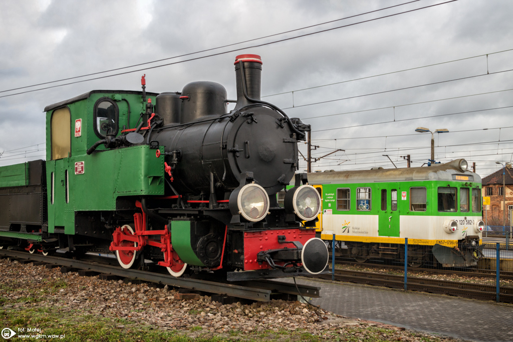 EN57-1796
Kibel z motywem.
