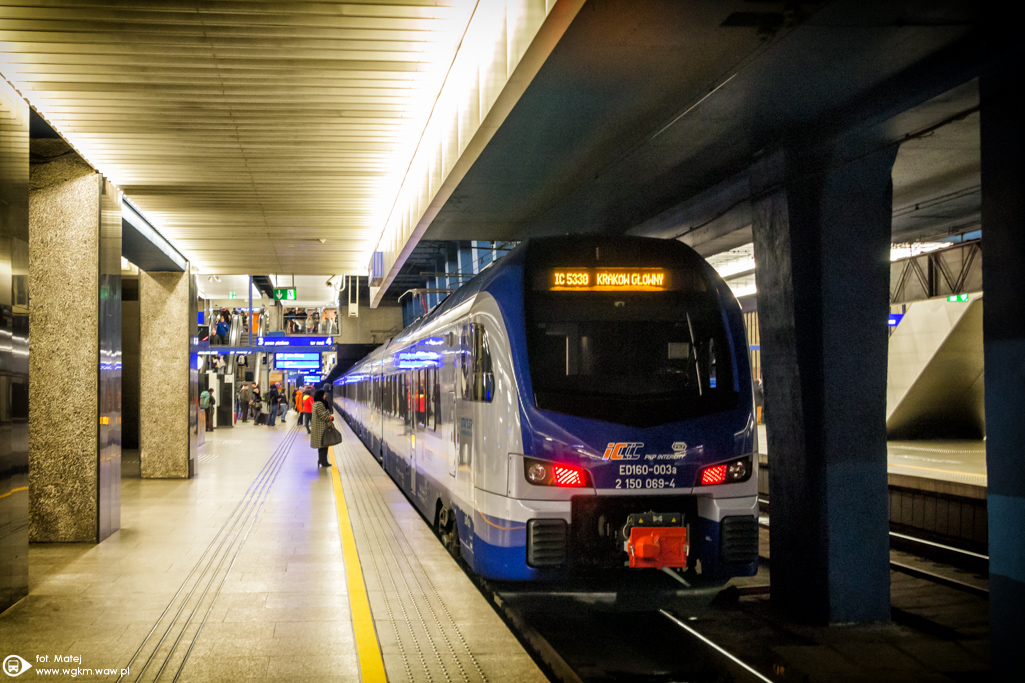 ED160-003
Pierwszy dzieĹ kursowania FilrtĂłw 3 dla PKP Intercity. KtoĹ jechaĹ? Jak w ogĂłle oceniacie nowy rozkĹad?

IC 5330 "Ĺťeromski" relacji Olsztyn GĹĂłwny - KrakĂłw GĹĂłwny.
