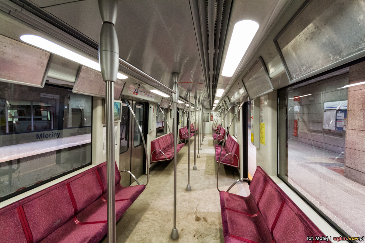 2035+1069+1070+1071+1072+2036
WnÄtrze Metropolisa.
Słowa kluczowe: WnÄtrze