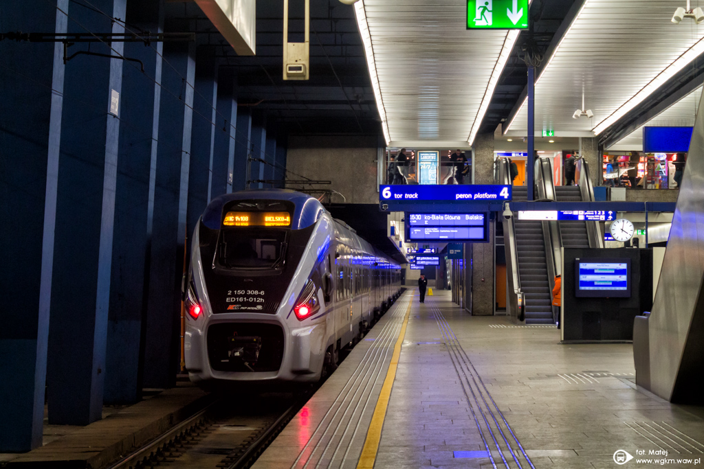 ED161-012
IC 14108 Ondraszek na trasie BiaĹystok - Bielsko BiaĹa GĹĂłwna.

PociÄg ma aĹź 36 minut rozkĹadowego postoju na Warszawie Centralnej.

