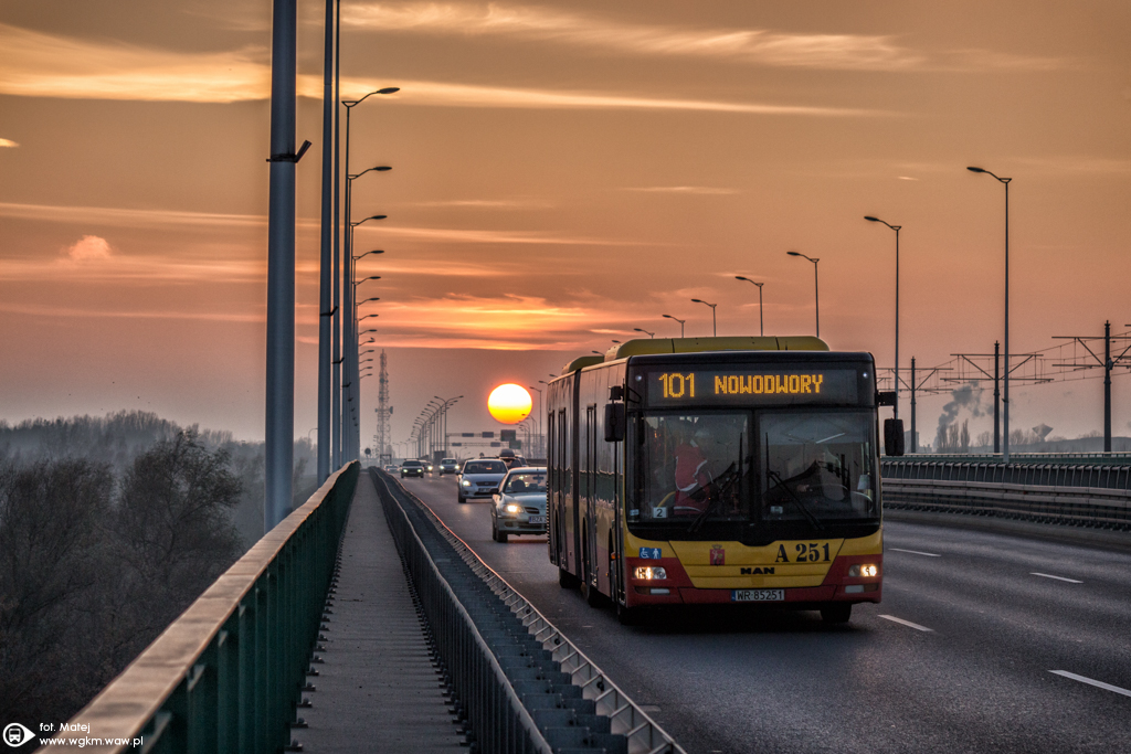 A251
Z piÄknym zachodem sĹoĹca :)
Słowa kluczowe: ITSNG363 ZachĂłd
