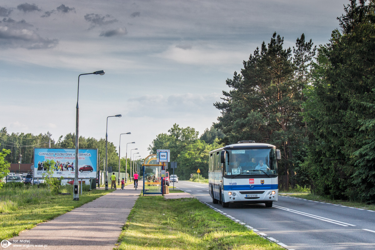 Y009
Taki maĹy kontrast. Na L-9 kursujÄ zarĂłwno niskopodĹogowe VDLe, jak i wysokopodĹogowe Irisbusy.

ZdjÄcie VDLa: [url=http://www.wgkm.waw.pl/galeria/displayimage.php?pid=2920]Klik[/url]
