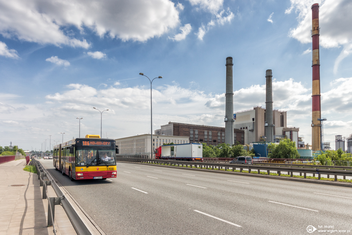 3328
ElektrociepĹownia ĹťeraĹ to niewÄtpliwie jeden z najwiÄkszych zakĹadĂłw przemysĹowych w okolicy. Dawniej ulica ModliĹska byĹa niemalĹźe jedynÄ drogÄ wydostania siÄ z Tarchomina i NowodworĂłw, obecnie do wyboru jeszcze jest Most PĂłĹnocny.
Słowa kluczowe: Industrial