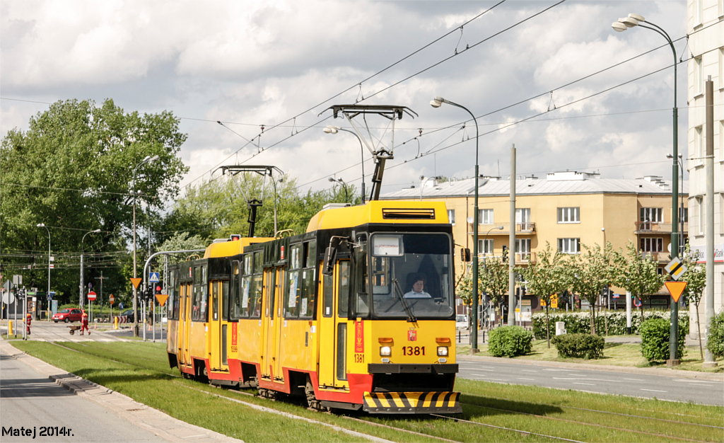 1381+1299
W dniu dzisiejszym uruchomiono specjalnÄ liniÄ tramwajowÄ z okazji pikniku przy urzÄdzie dzielnicy Bemowo. PoczÄtkowo miaĹ kursowaÄ kanciak, ale puĹcili zwykĹy skĹad 105tek.

Trasa linii: Metro Marymont - Os. GĂłrczewska
Słowa kluczowe: DziwadĹo