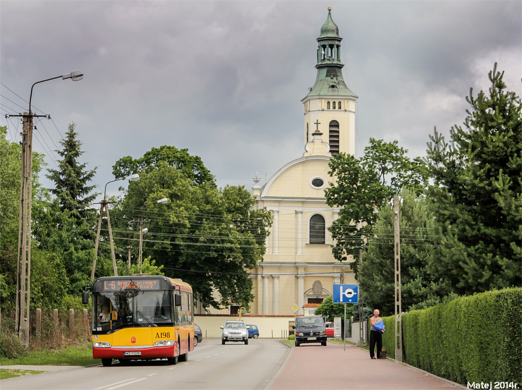 A198
Urbinetki pojawiajÄ siÄ rzadko na warszawskich ulicach, a jak juĹź siÄ pojawiÄ, to robiÄ gĂłra dwa kĂłĹka. Na liniach lokalnych, jak juĹź siÄ pojawi, to moĹźe nawet caĹÄ brygadÄ przejechaÄ. I takim cudem, zarĂłwno wczoraj, jak i dzisiaj moĹźemy zobaczyÄ #A198 na tej linii. Pozdrowienia i podziÄkowania naleĹźÄ siÄ kierowcy, ktĂłry specjalnie siÄ zatrzymaĹ do zdjÄcia ;) Nie taki pechowy ten piÄtek 13ego ;)
Słowa kluczowe: DziwadĹo MOBURBINETTO
