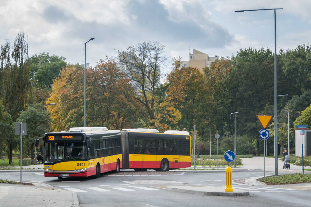 8441
W ramach remontu "obwodnicy" TargĂłwka pojawiĹy siÄ na niej takie przejezdne ronda, umoĹźliwiajÄce wiÄkszym pojazdom wykonywanie lewoskrÄtĂłw z przejazdem przez wyspÄ.
