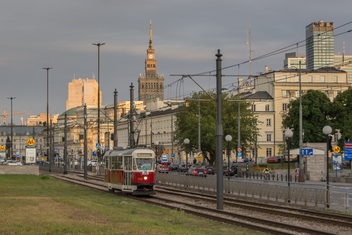 795
Słowa kluczowe: Kelly Konstal13N