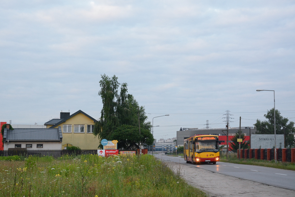 4791
Gniot pÄdzi przez klimatyczne tereny wschodniej BiaĹoĹÄki.
Słowa kluczowe: M121M