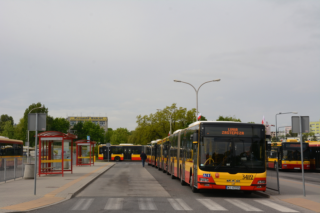 3412
W zwiÄzku z alarmem na stacji metra MĹociny, dzisiaj w godzinach porannych metro z Kabat docieraĹo tylko do SĹodowca, a na powierzchni uruchomiono liniÄ [b]Z[/b]. Linia kursowaĹa do ok. godziny 10 na trasie Metro MĹociny - Metro Marymont.
Słowa kluczowe: ZaMetro