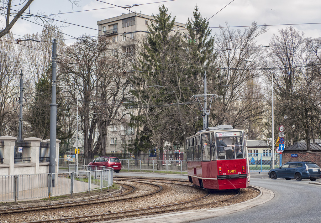 1001
Słowa kluczowe: 35lecieKMKM