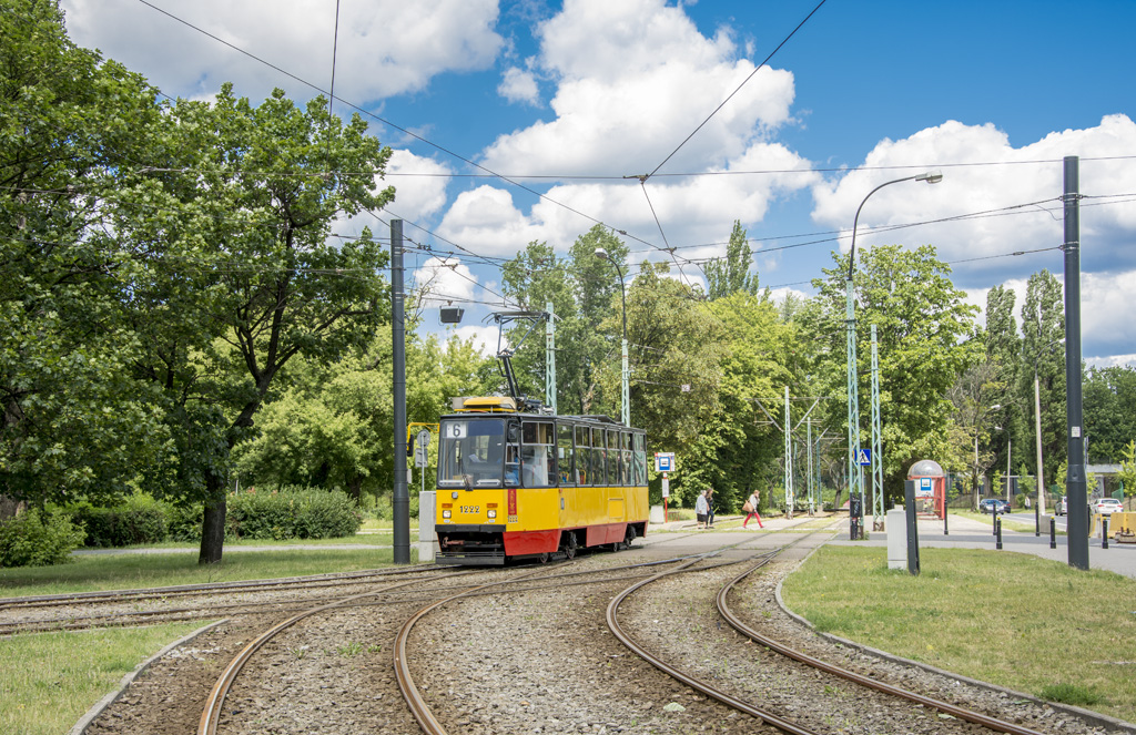 1222
Po rozĹÄczeniu z skĹadu 1198+1222 wagon przeszedĹ NG i zostaĹ przystosowany do jazdy solo. W zamian poĹÄczono solĂłwki 1268 i 1267.
