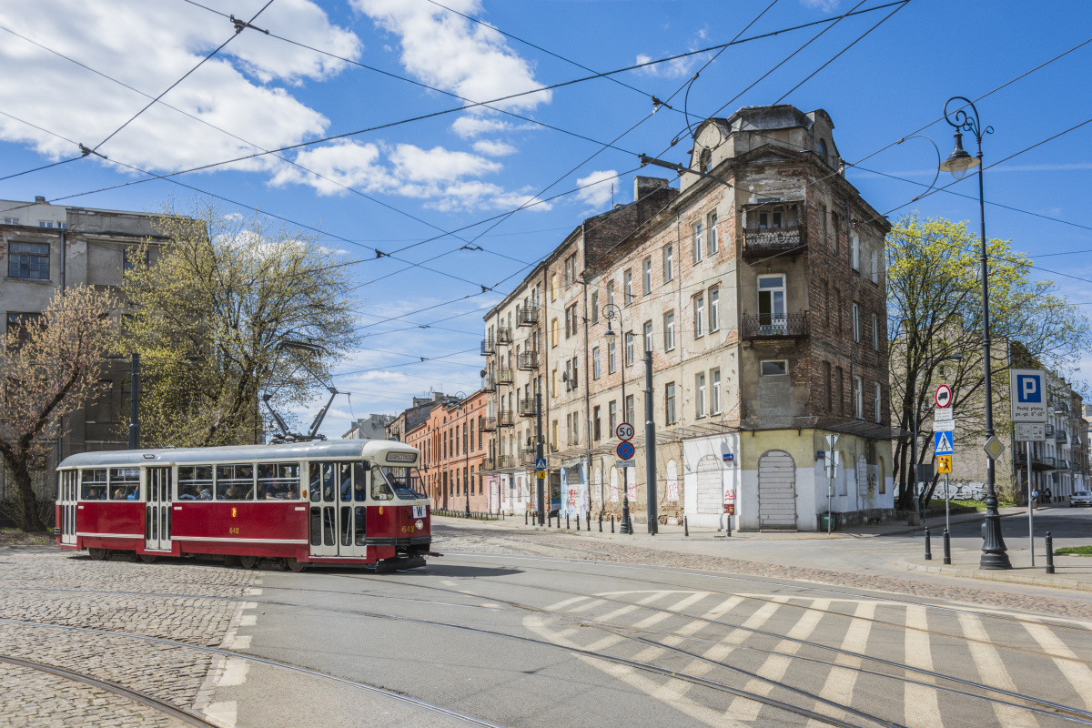 642
Słowa kluczowe: Konstal13N