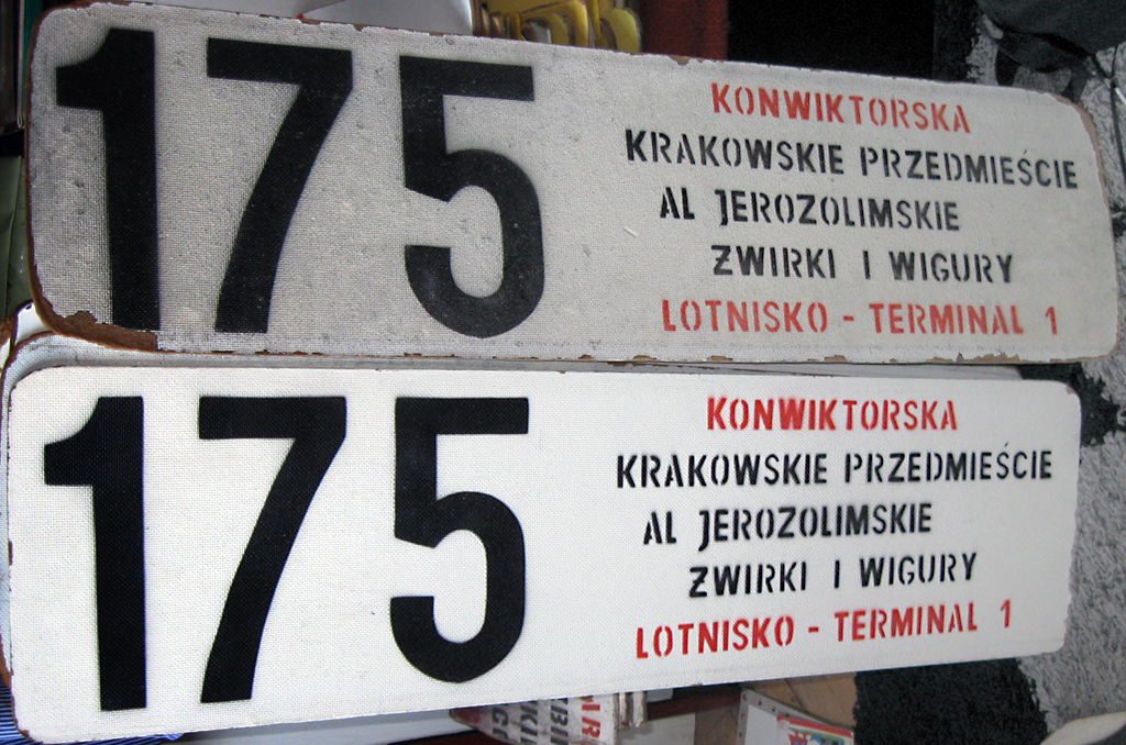 Decha - 175
Zajezdnia R-5
Dwie tablice z zlikwidowanej zajezdni. 
