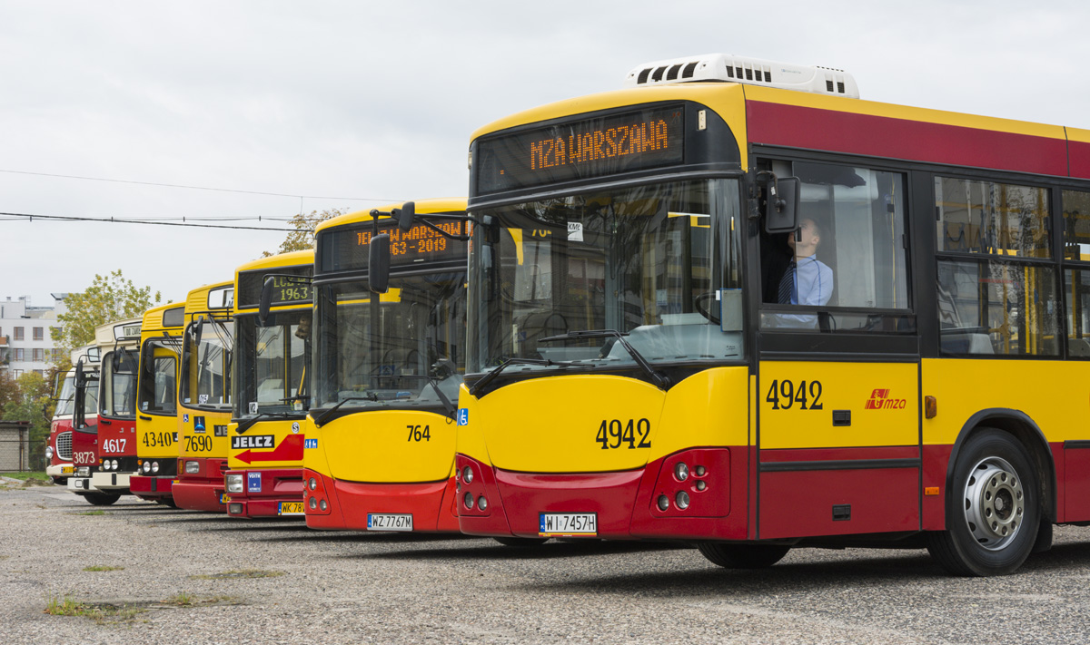 4942
Słowa kluczowe: PoĹźegnanieWarszawskichJelczy M121I