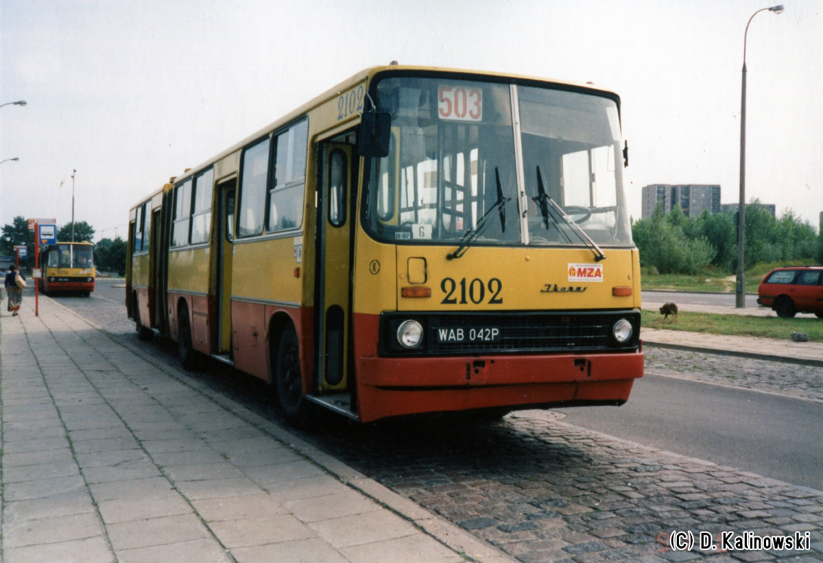 2102
2102 to teĹź wĂłz obsĹugujÄcy dodatki. WyjÄtkowo wyleciaĹ na calaka. WĂłz przeszedĹ remont w 1995 i miaĹ juĹź ĹźĂłĹte wnÄtrze. PolegĹ przy wielkiej dostawie, ktĂłra wymiotĹa go gdzieĹ na wschĂłd.

Słowa kluczowe: Ikarus280 archiwum_pro7