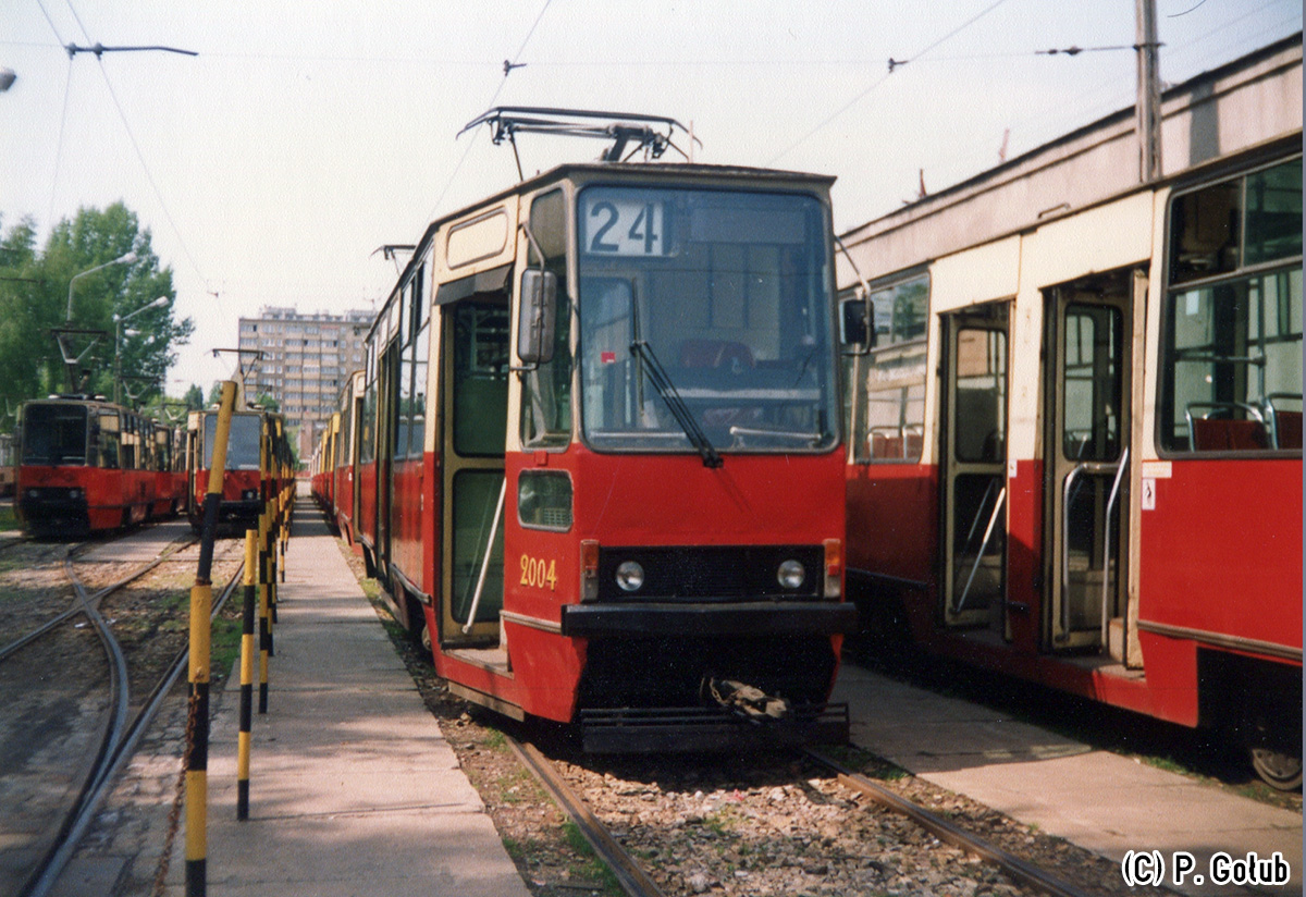 2004+2003
MaĹa zapowiedĹş. SkĹad wagonĂłw 106N na zajezdni Wola.
