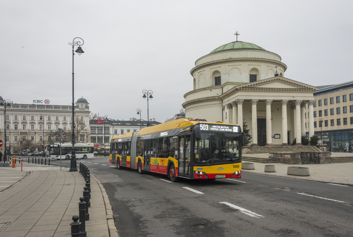 5889
W tle testowany przez KMKM Rafako EBUS.
