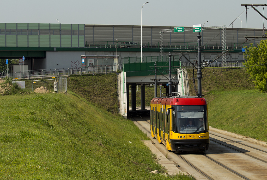 3239
Jedna z dwĂłch niskich brygad na 6. DrugÄ wystawia Praga na U-boota.

