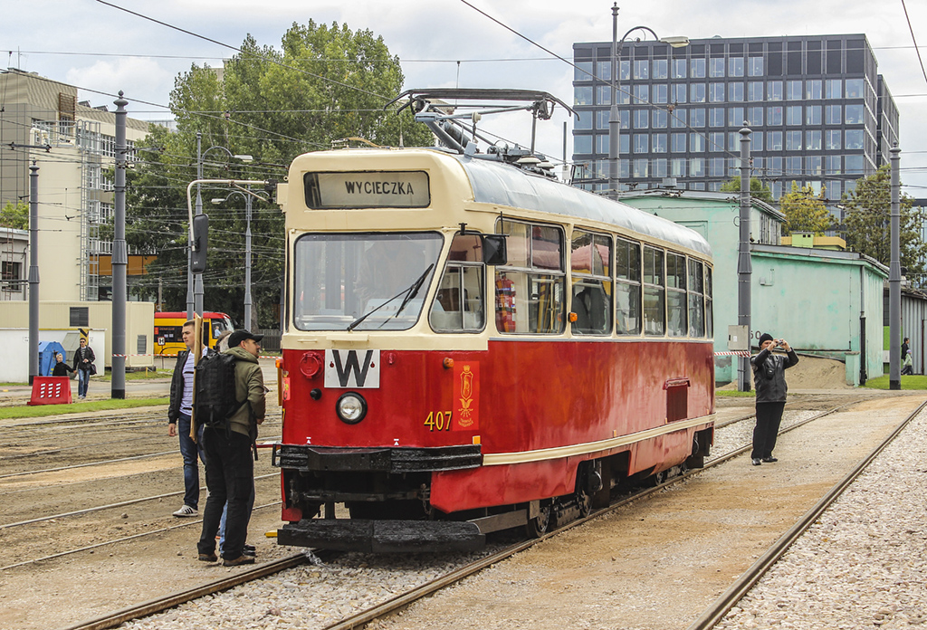 407
Słowa kluczowe: DTP2013 Konstal13N