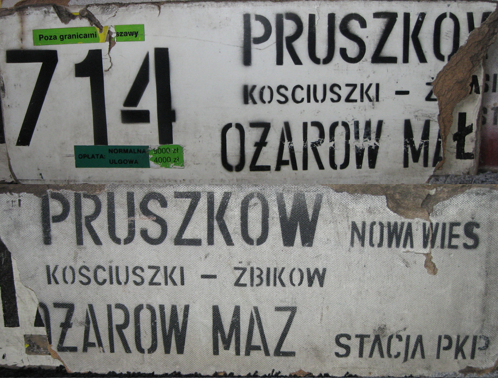 Decha - 714
Zajezdnia R-6 
DosyÄ ciekawa decha z Redutowej. Trzeba przyznaÄ, Ĺźe mieli kawaĹek do przejechania na ta linie. 

