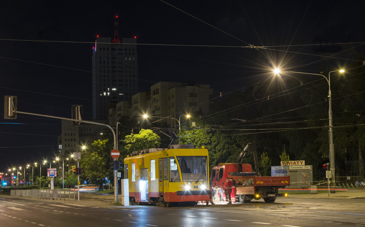 9001
Wagon techniczny, ktĂłry zastÄpiĹ wysĹuĹźone berlinki.
