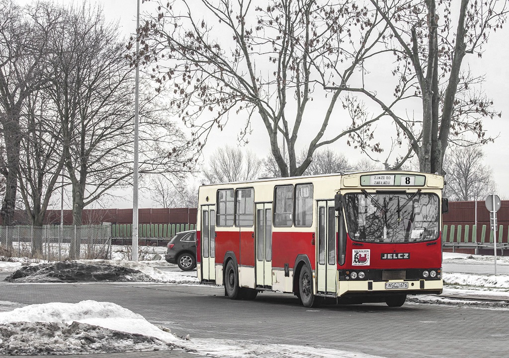 Jelcz M11 
Tak powinny wyglÄdaÄ autobusy w Sochaczewie ;)
