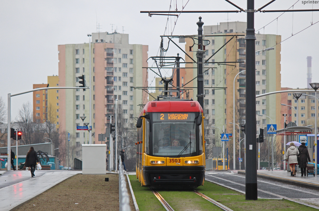 3503
Historyczna chwila dla Tarchomina! DziĹ zostaĹ otwarty odcinek trasy tramwajowej do pÄtli Tarchomin KoĹcielny - tj. do okolic skrzyĹźowania Mehoffera i Ĺwiatowida. PĂłki co odcinek ten obsĹugiwany jest przez liniÄ 2 ĹÄczÄcÄ to osiedle ze stacjÄ metra MĹociny. W przyszĹoĹci doĹÄczy do niej linia 17.
