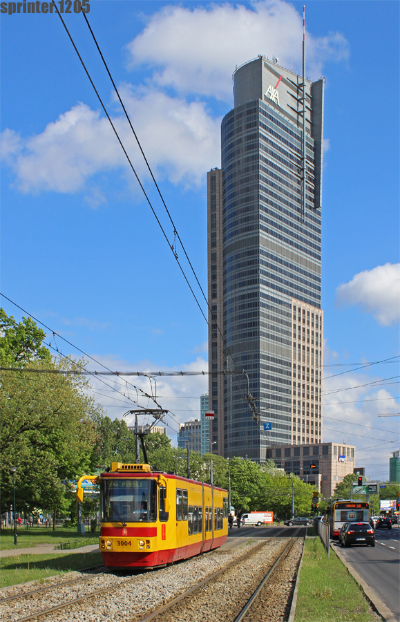 3004
Jeden z pierwszych niskopodĹogowych tramwajĂłw w Warszawie pozuje przy Warsaw Trade Tower, jednym z najwyĹźszych drapaczy chmur w stolicy.
Słowa kluczowe: zaTramwaj