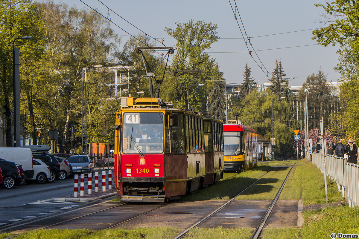 1340+1339
Motorniczy pokazywaĹ mi rozkĹad - pewnie chciaĹ tym zakomunikowaÄ, Ĺźe jest spĂłĹşniony czy coĹ... ;) 
Słowa kluczowe: Kelly