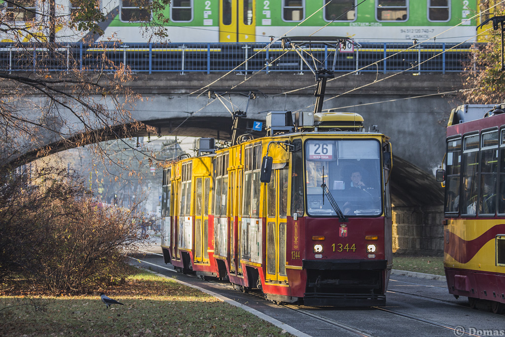 1344+1343
Od dzisiaj na [b]26[/b] wrĂłciĹ "Ĺťoliborz" z wysokimi brygadami. Na "dzieĹ dobry" na co najmniej dwĂłch brygadach pojawiĹy siÄ zetkowce. Ten i 1198.
