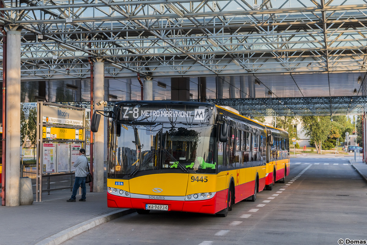 9445
Linia Z-8 zastÄpowaĹa tramwaje, ktĂłre nie kursowaĹy na odcinku AWF - Zajezdnia Ĺťoliborz.
