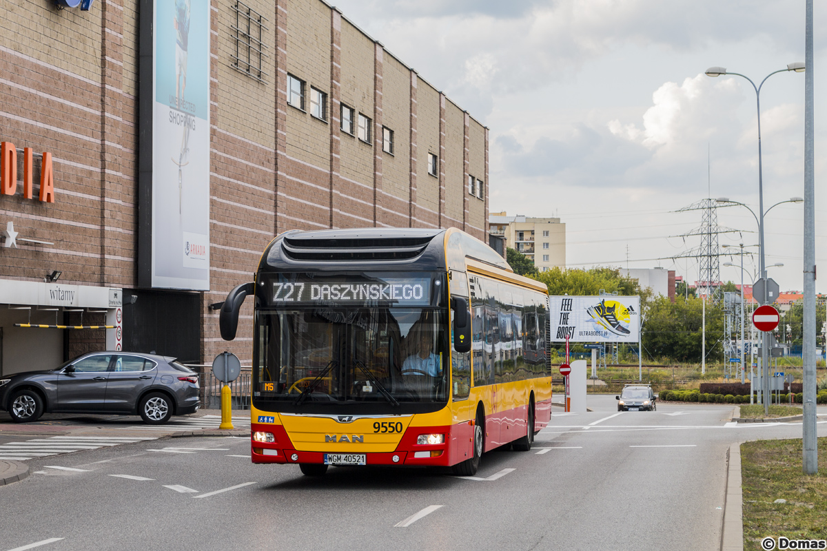 9550
SwojÄ maĹÄ "cegieĹkÄ" do obsĹugi linii doĹoĹźyĹ Mobilis w postaci jednego maratonu na hybrydowego MAN-a. Z pozdrowieniami dla kierowcy!
