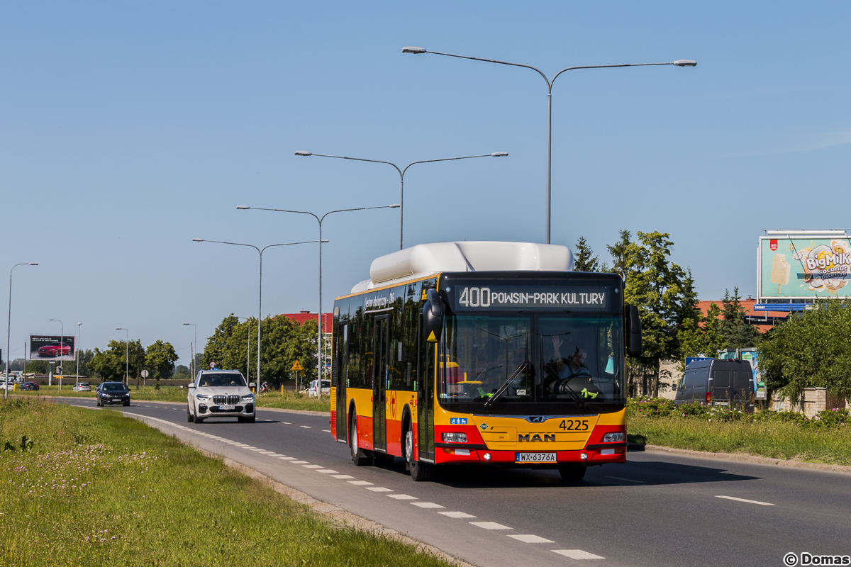 4225
KrĂłtki, gazowy MAN u kresu podrĂłĹźy z PowÄzek do Powsina. Z pozdrowieniami dla kierowcy!
