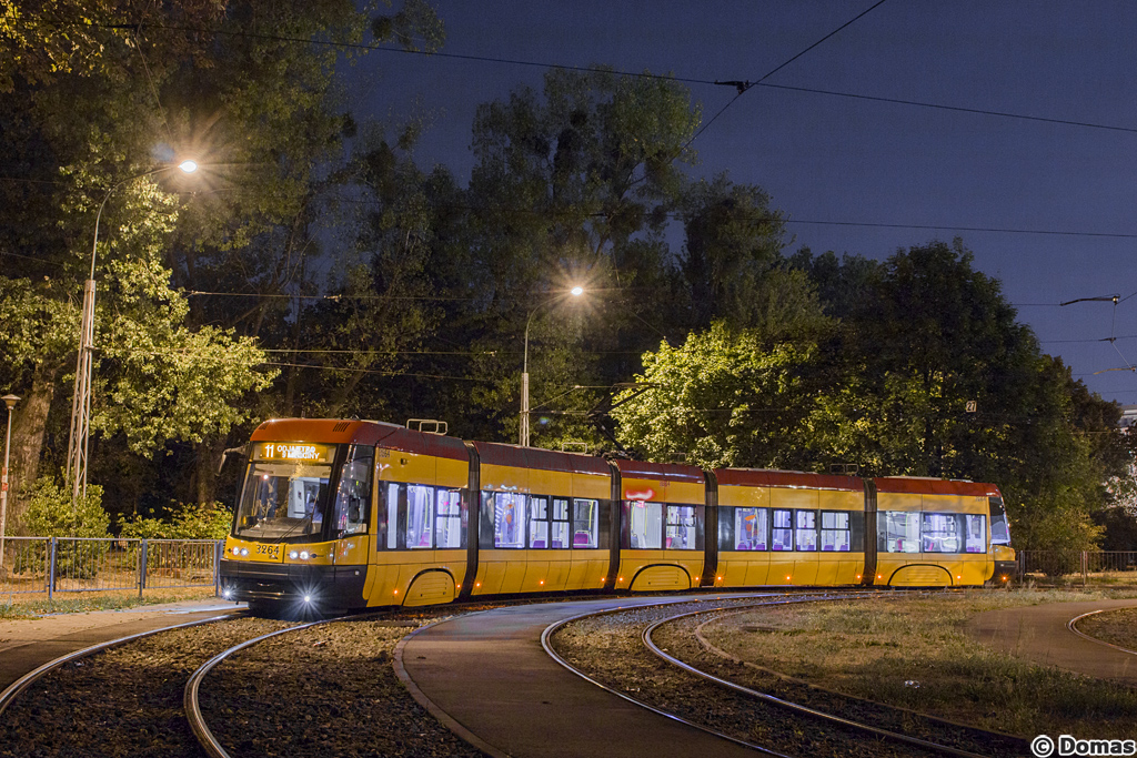 3264
Swing, na chwilÄ przed ostatnim odjazdem linii 11 z Marymontu, pozuje do zdjÄcia.
Słowa kluczowe: Kelly