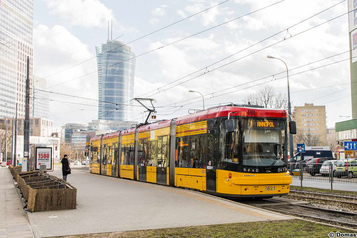 3621
W czwartkowe popoĹudnie Jazz koĹczy obsĹugÄ przystanku Okopowa i zaraz uda siÄ w dalszÄ podrĂłĹź w kierunku kraĹca Annopol.
