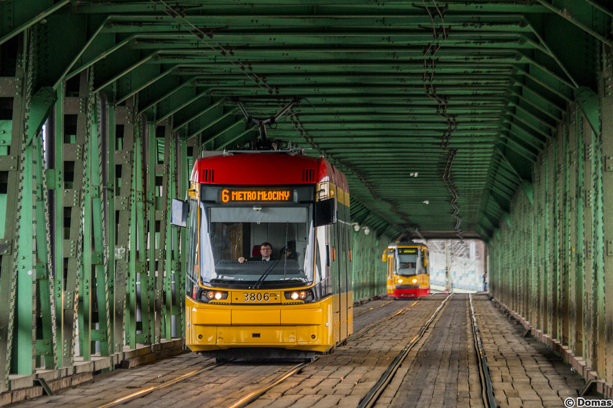 3806
Mokotowski Jazz na 6 pokonuje jeden z ciekawszych odcinkĂłw w warszawskiej sieci tramwajowej - most GdaĹski.
