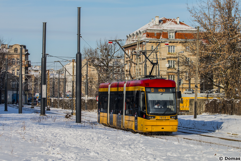 3818
Jazz po miniÄciu zupeĹnie obcej mu zajezdni mknie dalej w kierunku KoĹa.

