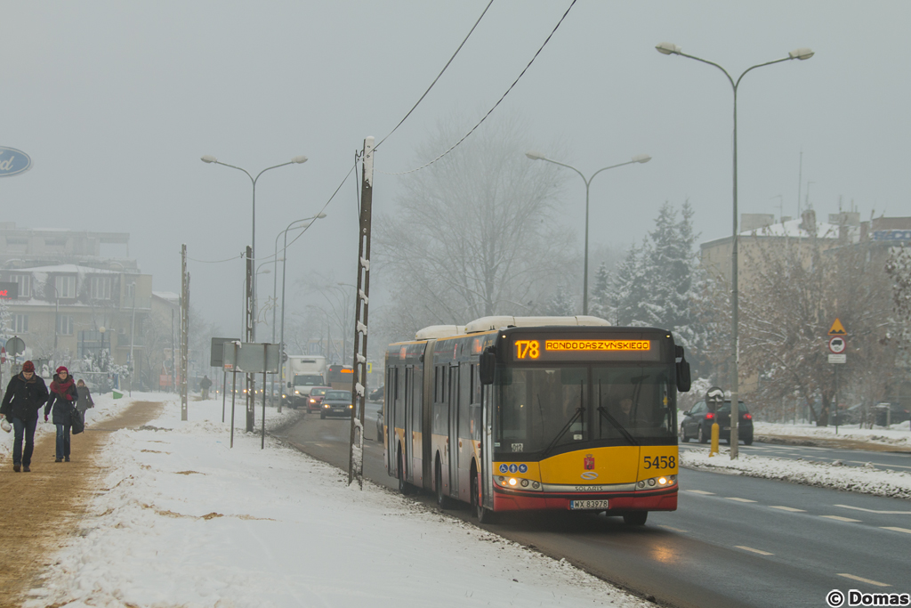 5458
Jak widaÄ "Stalowa" z nowym rozkĹadem na 178 przywitaĹa siÄ z przytupem. Od dzisiaj na caĹej trasie linia kursuje co 30 minut, a na odcinku Skorosze - Rondo DaszyĹskiego w szczycie co 10 minut, a poza szczytem co 15 minut. W dni ĹwiÄteczne czÄstotliwoĹÄ pozostaĹa bez zmian.
Słowa kluczowe: DziwadĹo