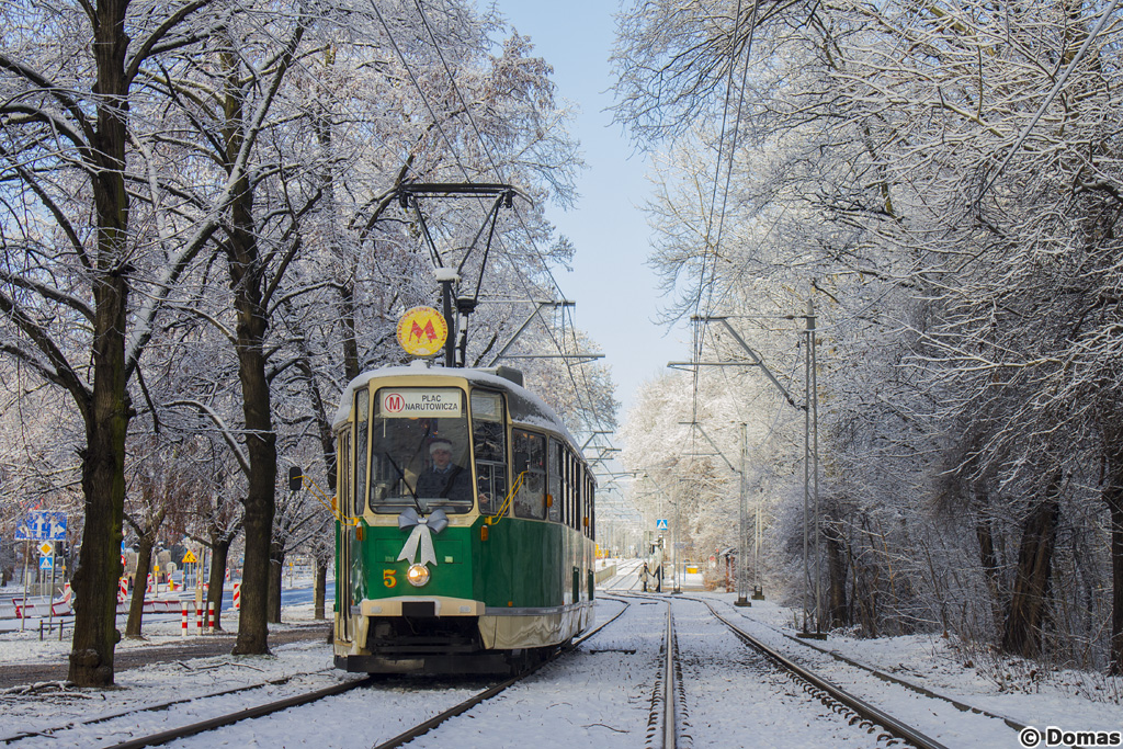 5
W lesie, gdzieĹ nieopodal UKSW.
