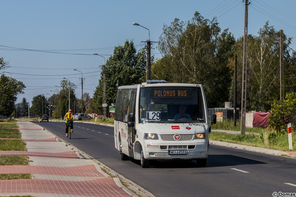 61002
Od dzisiaj na linii L29 zmieniĹ siÄ przewoĹşnik - jest nim PKS Polonus, ktĂłry do obsĹugi wskazaĹ dwa VDL-e. OtrzymaĹy numery 61001 oraz 61002 (widoczny na zdjÄciu)
