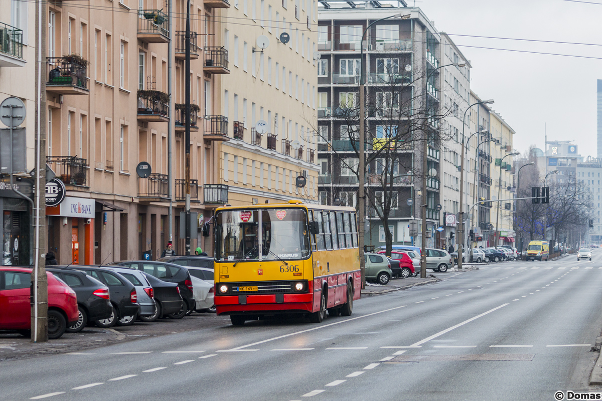 6306
Uruchomione zostaĹy, jak rok temu, dwie linie. Autobusowa kursowaĹa na trasie z CH Reduta przez plac Narutowicza, Centrum do Ĺazienek KrĂłlewskich.
Słowa kluczowe: WOĹP2017 IK260