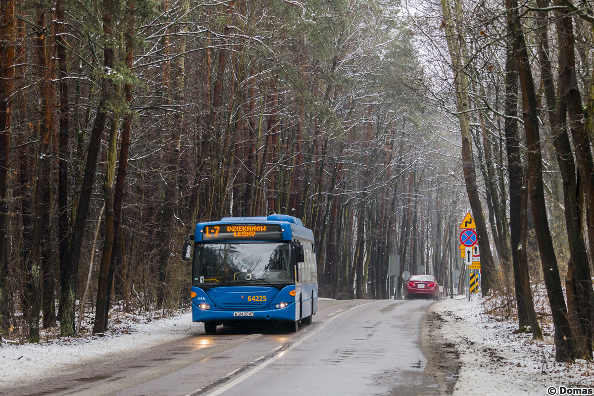 64225
Autobus z dosyÄ ciekawym Ĺźyciorysem, bo w samej sieci ZTM wystÄpowaĹ pod 4 rĂłĹźnymi numerami taborowymi, kolejno A608, A624, 10164 i aktualny 64225, a poza tym w PKS-ie wystÄpuje pod wewnÄtrznym numerem 80308.
