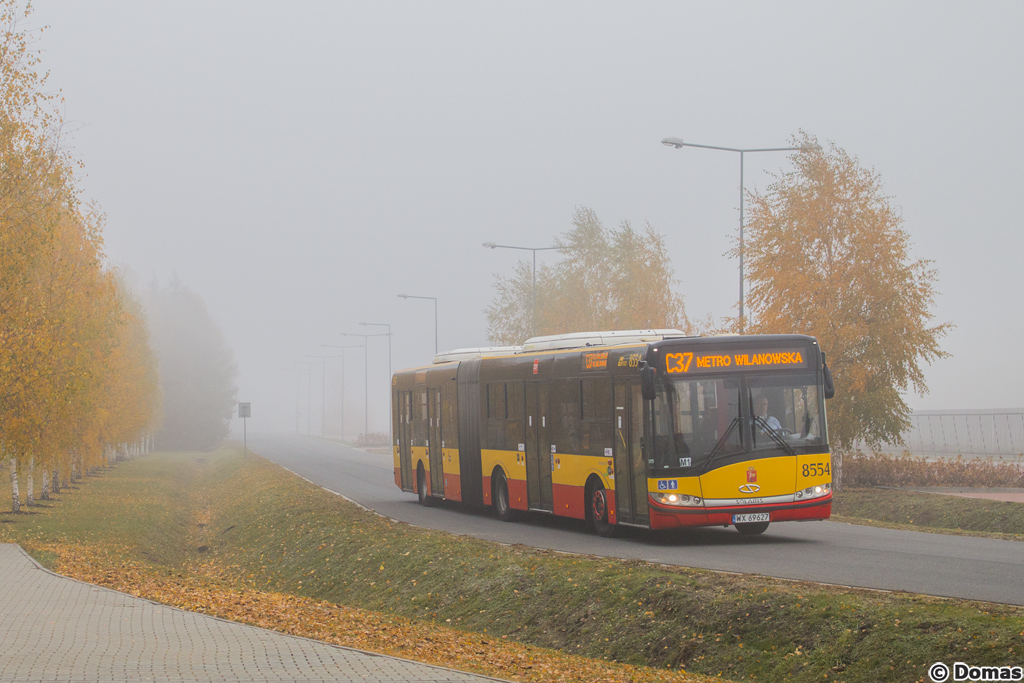 8554
Linia C37, jak w roku ubiegĹym, kursowaĹa z Metra Wilanowska do cmentarza w Antoninowie - ostatnim przystankiem na trasie z Wilanowskiej do podwarszawskiej nekropolii byĹ przystanek PostÄpu w Lesznowoli, skÄd autobusy jechaĹy juĹź prosto pod bramÄ wschodniÄ cmentarza.
Słowa kluczowe: JesieĹ MgĹa WĹ2015