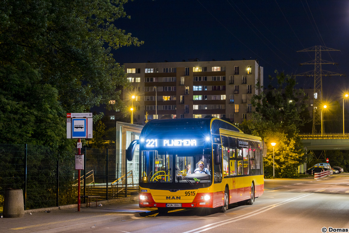 9515
Od ostatnich zdjÄÄ tej linii trochÄ zmieniĹa siÄ jej trasa - nie koĹczy siÄ juĹź na PowÄzkach tylko na Pl. Niemena, gdzie kraniec jest tylko formalny - autobusy tam zmieniajÄ wyĹwietlacz i ruszajÄ w trasÄ powrotnÄ. Poza tym wĹaĹnie w kierunku tego kraĹca autobusy dojeĹźdĹźajÄ ul. DuchnickÄ, a wracajÄ przez KrasiĹskiego. Obecnie na tej linii na brygadach caĹodziennych zobaczymy hybrydy z Mobilisu, a na porannym dodatku PKS Solarisem lub MAN-em.
